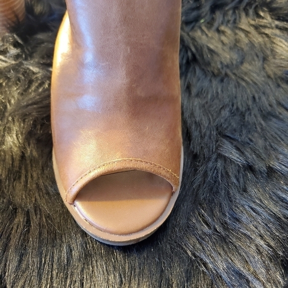 Lucky Brand shoes  Block Heel Leather Peep Toe Sling-back Sz 7.5 - Picture 10 of 13